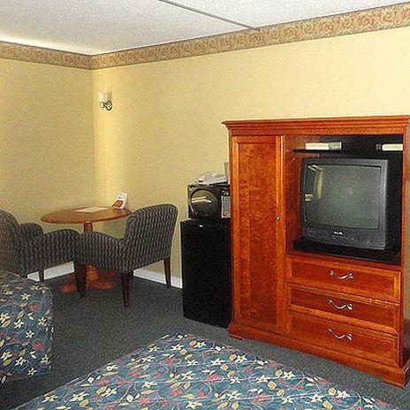 Days Inn By Wyndham West Branch Iowa City Area Bilik gambar