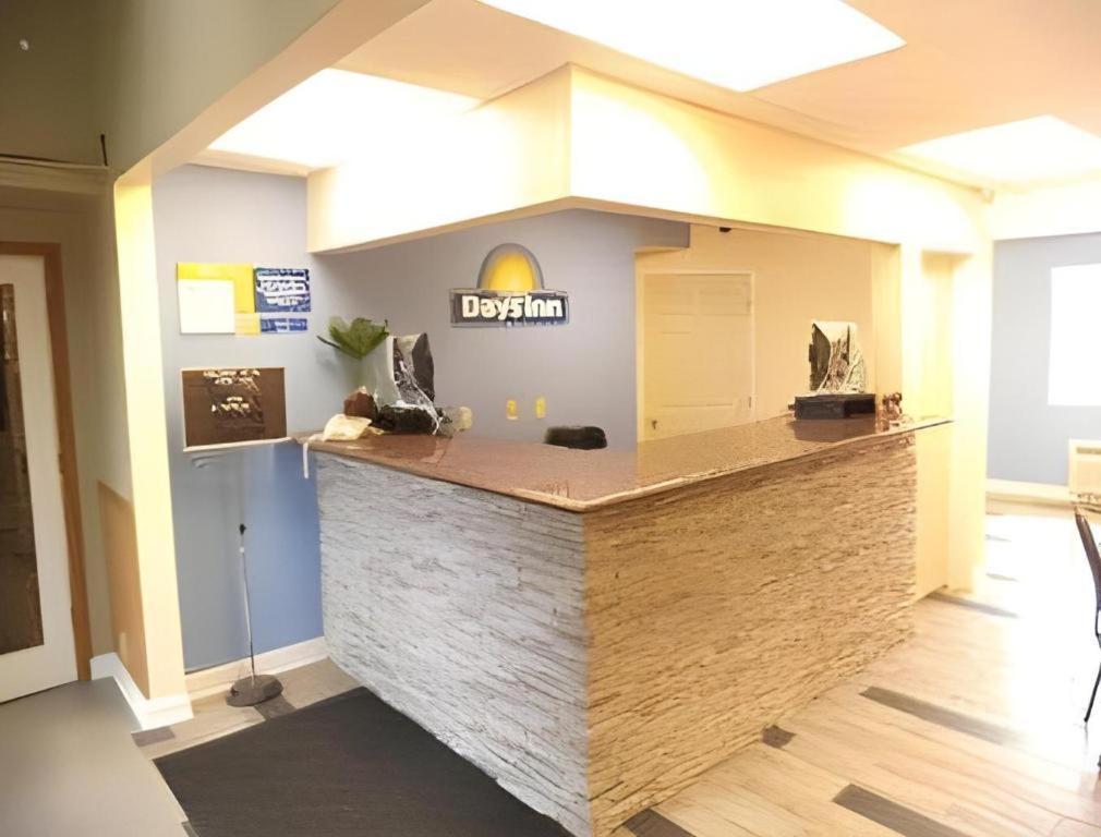 Days Inn By Wyndham West Branch Iowa City Area Luaran gambar