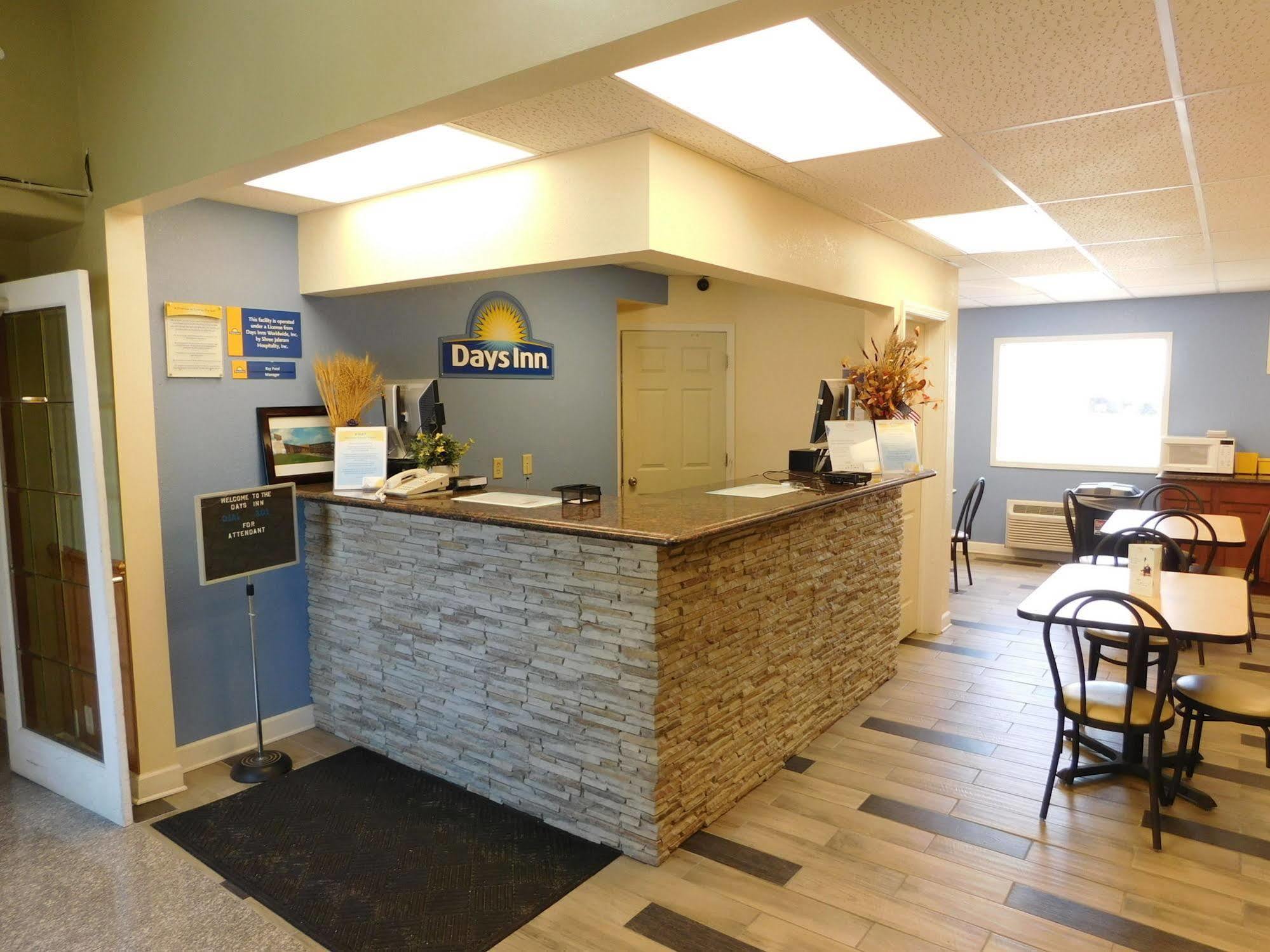 Days Inn By Wyndham West Branch Iowa City Area Luaran gambar